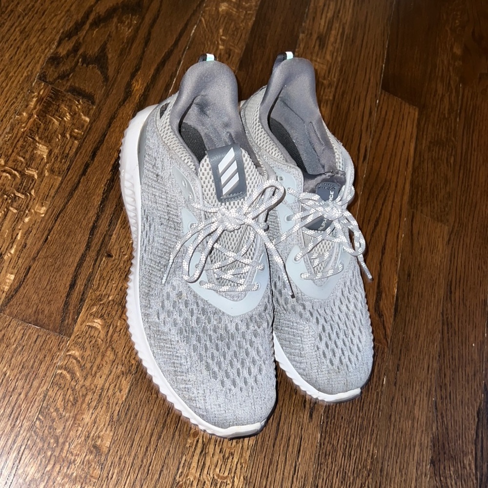 Adidas alphabounce gray tennis shoe